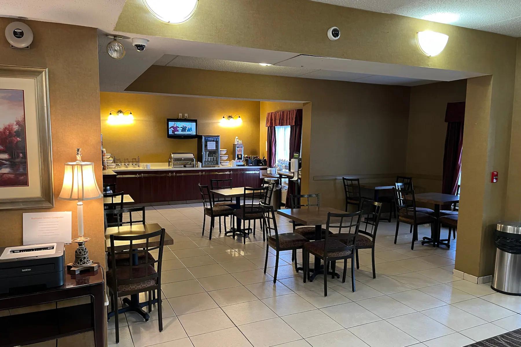 Wingate By Wyndham Hotel
