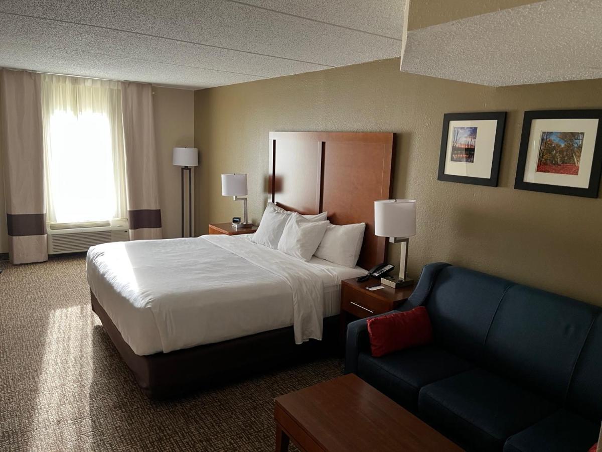 Wingate By Wyndham Hotel 3*